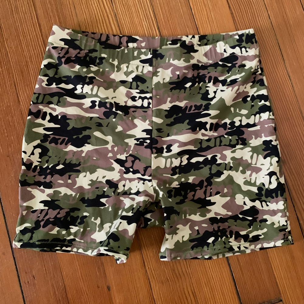 Skims Recycled Swim Mid Waist Short Skims Logo Camo Print